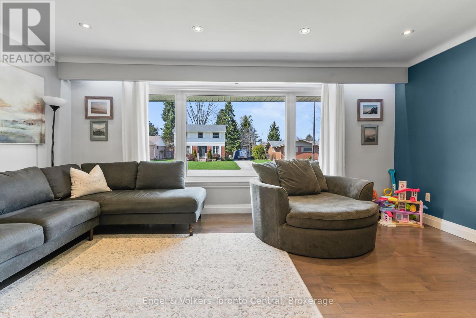 583 6th Street W, Owen Sound, Ontario  N4K 3L2 - Photo 8 - X12118265