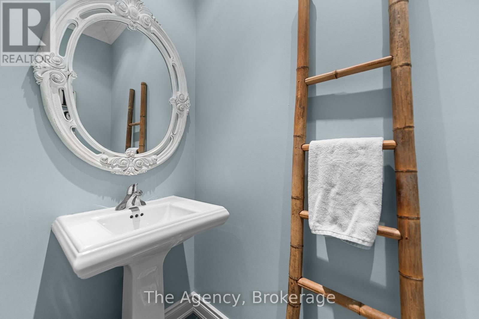 297 Fritillary Street, Oakville, Ontario L6L 6W7 - Photo 18 - W12228939