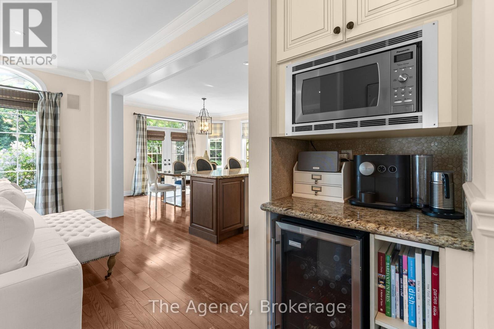 297 Fritillary Street, Oakville, Ontario L6L 6W7 - Photo 19 - W12228939