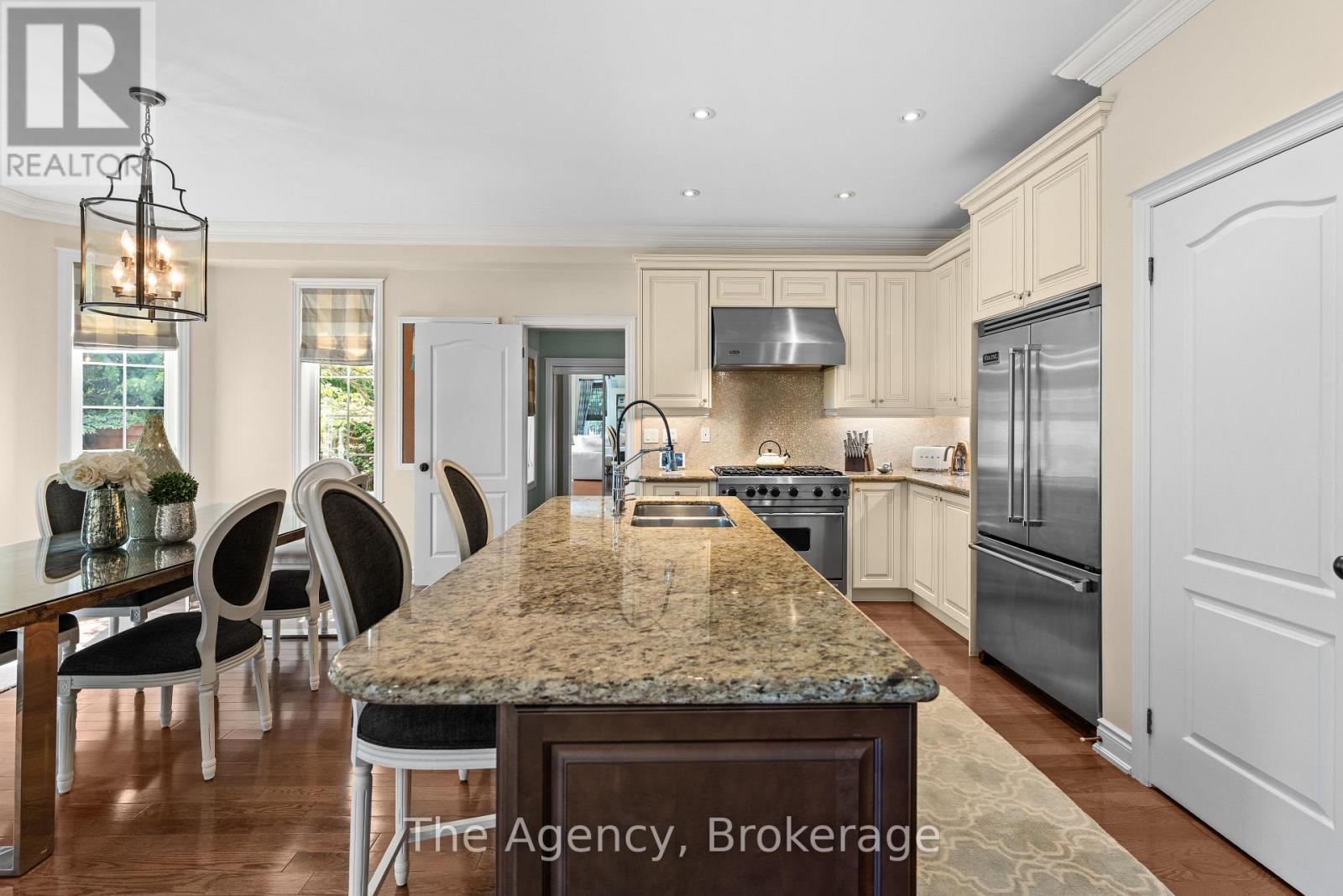 297 Fritillary Street, Oakville, Ontario L6L 6W7 - Photo 20 - W12228939