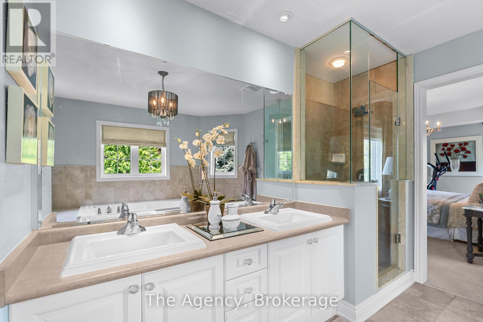 297 Fritillary Street, Oakville, Ontario L6L 6W7 - Photo 33 - W12228939