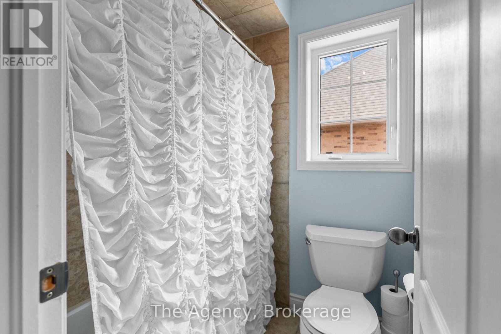 297 Fritillary Street, Oakville, Ontario L6L 6W7 - Photo 39 - W12228939