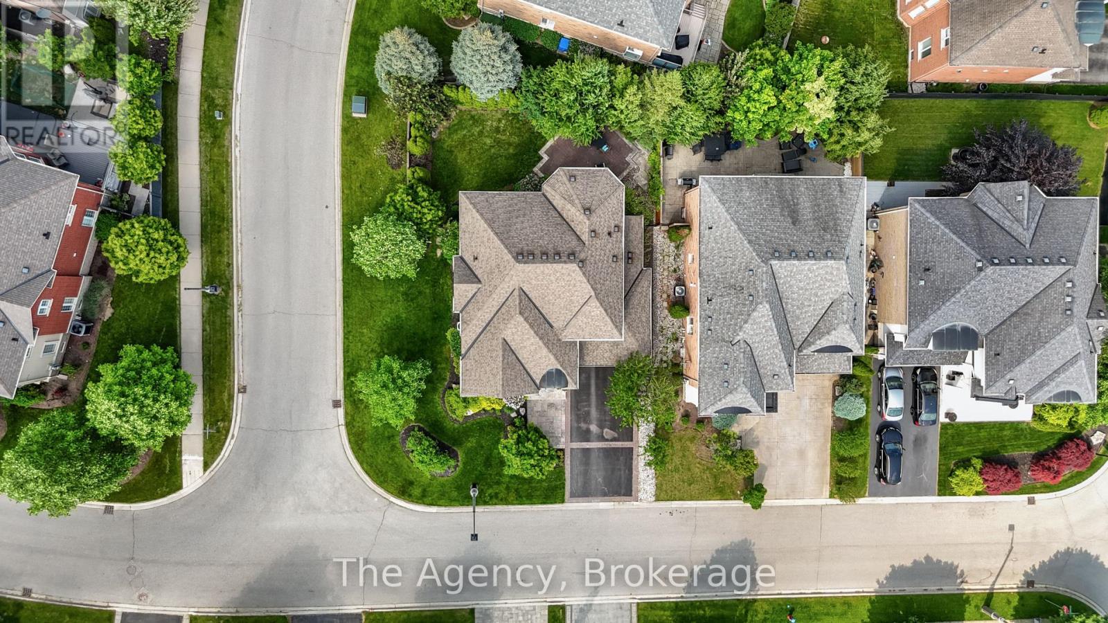 297 Fritillary Street, Oakville, Ontario L6L 6W7 - Photo 49 - W12228939