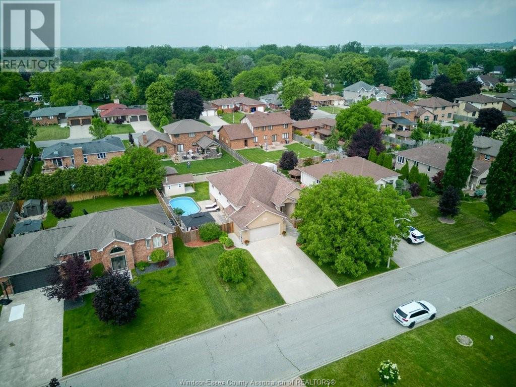 Property at 1705 CHORNOBY CRESCENT image 3