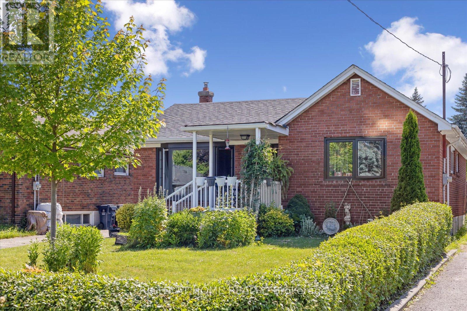 Property at 46 IVORWOOD CRESCENT image 3