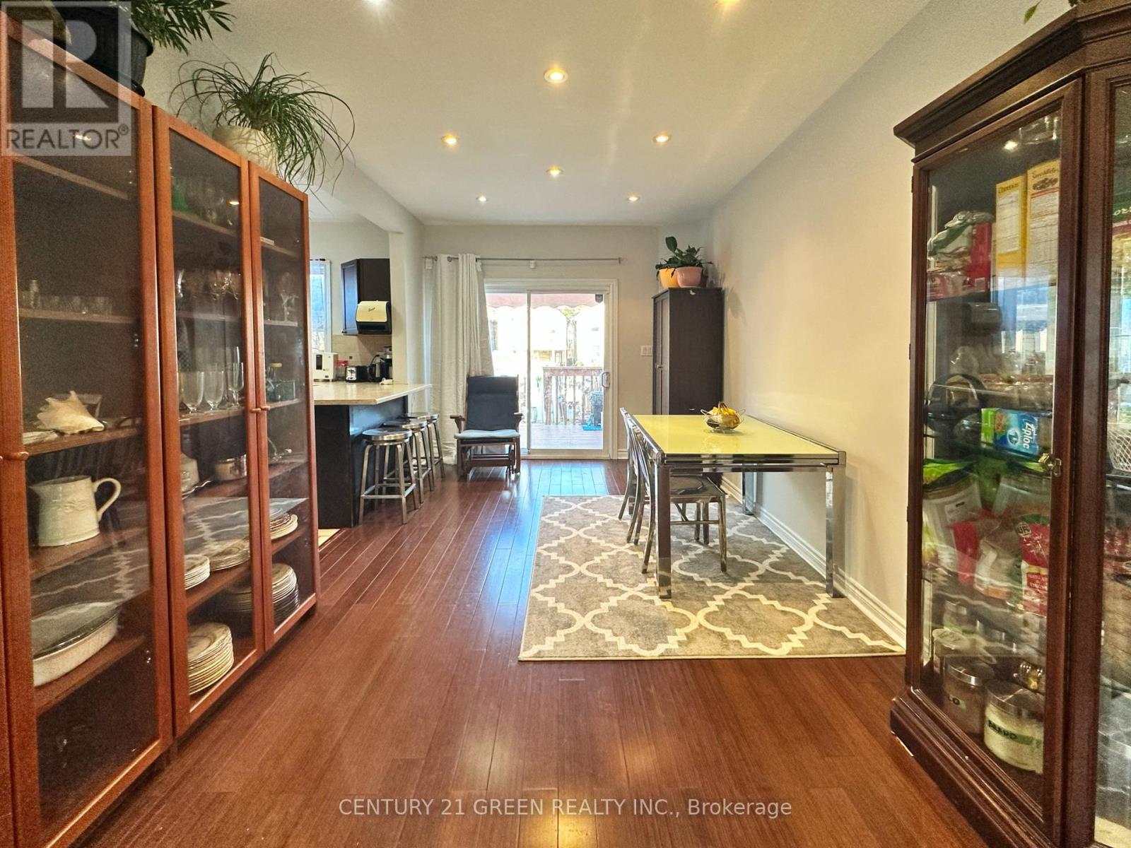 61 Francis Street, Hamilton, Ontario  L8L 3V2 - Photo 8 - X12196512