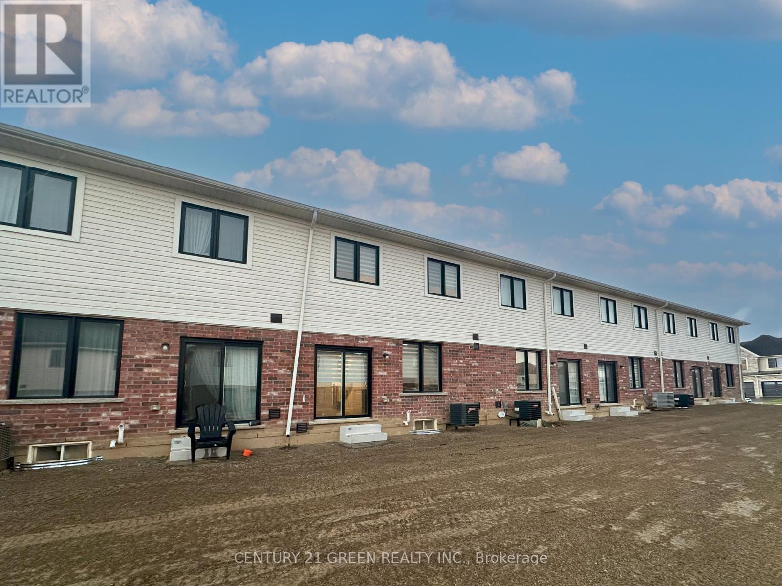 11 Mia Drive, Hamilton, Ontario  L9B 1K2 - Photo 19 - X12196571