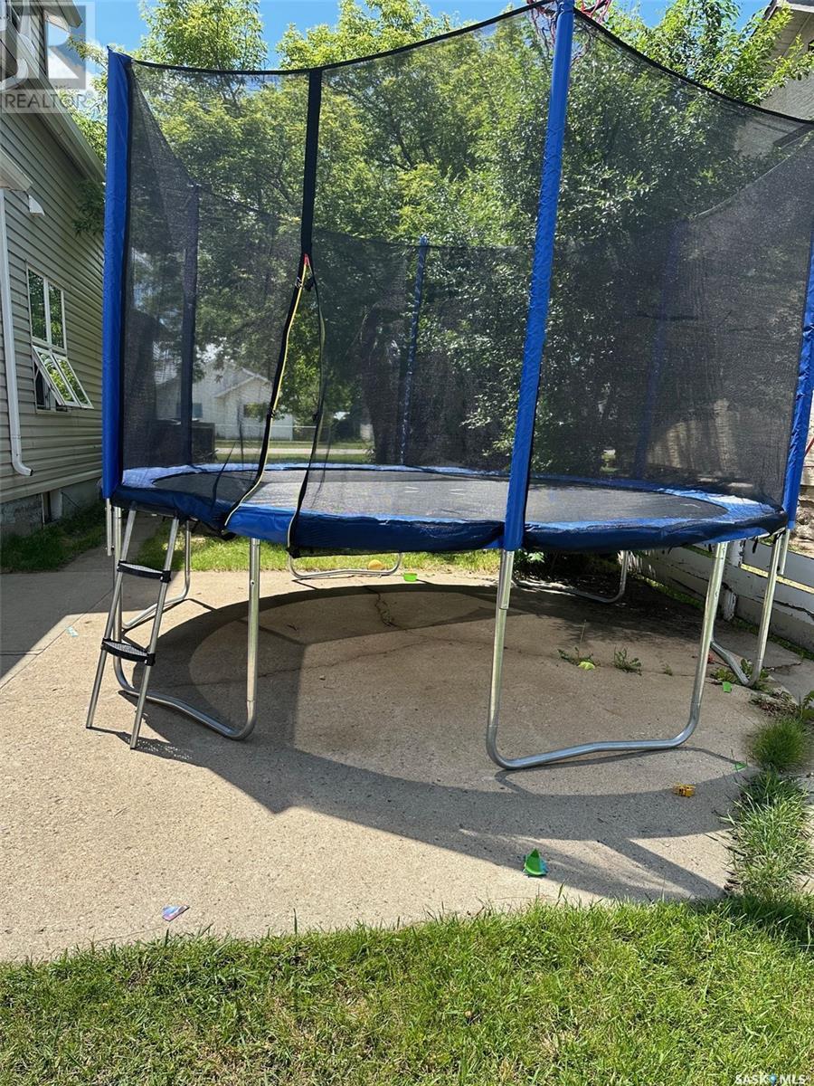 921 3rd Street, Estevan, Saskatchewan S4A 0R2 - Photo 27 - SK009641