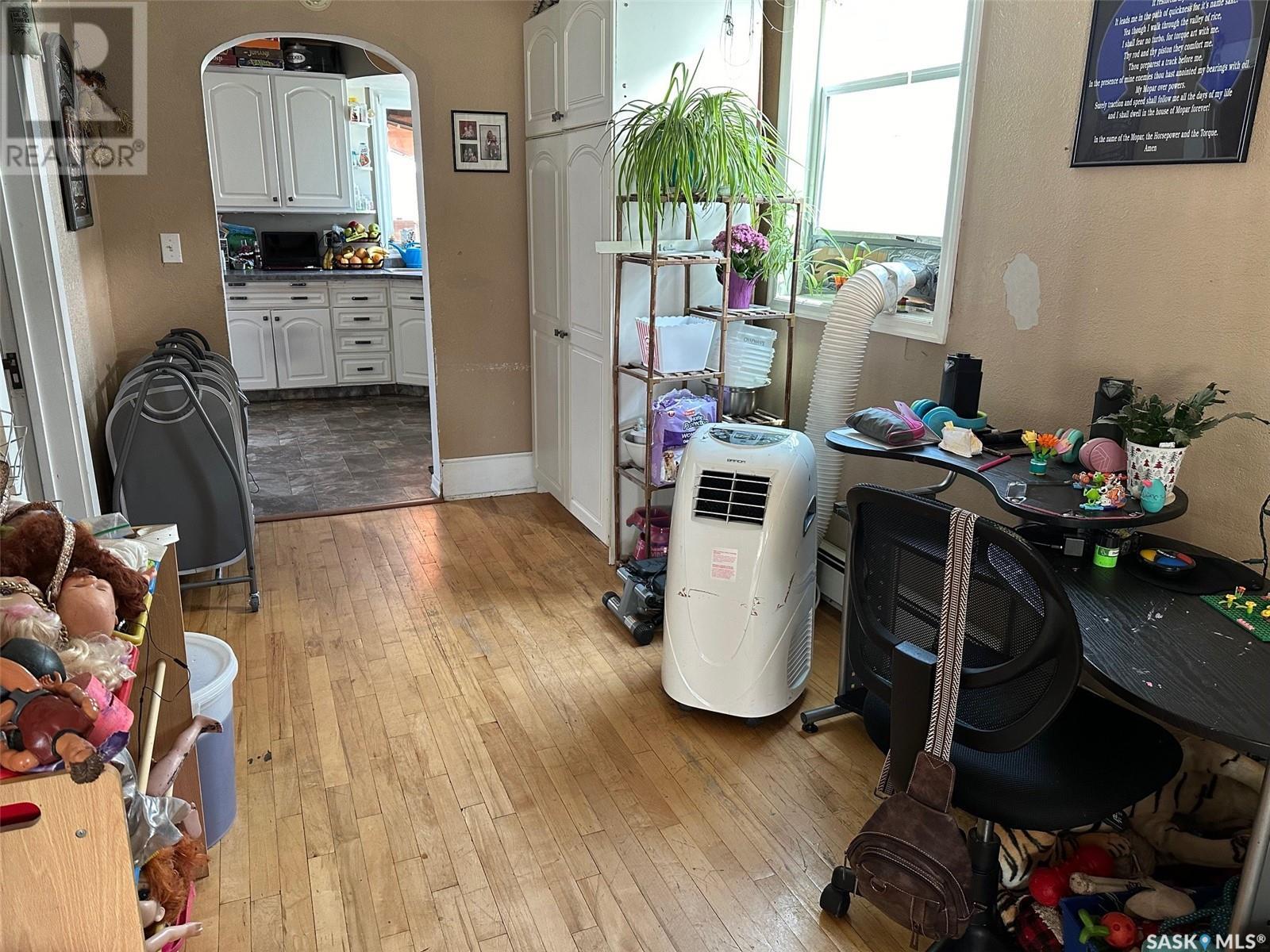 921 3rd Street, Estevan, Saskatchewan S4A 0R2 - Photo 7 - SK009641