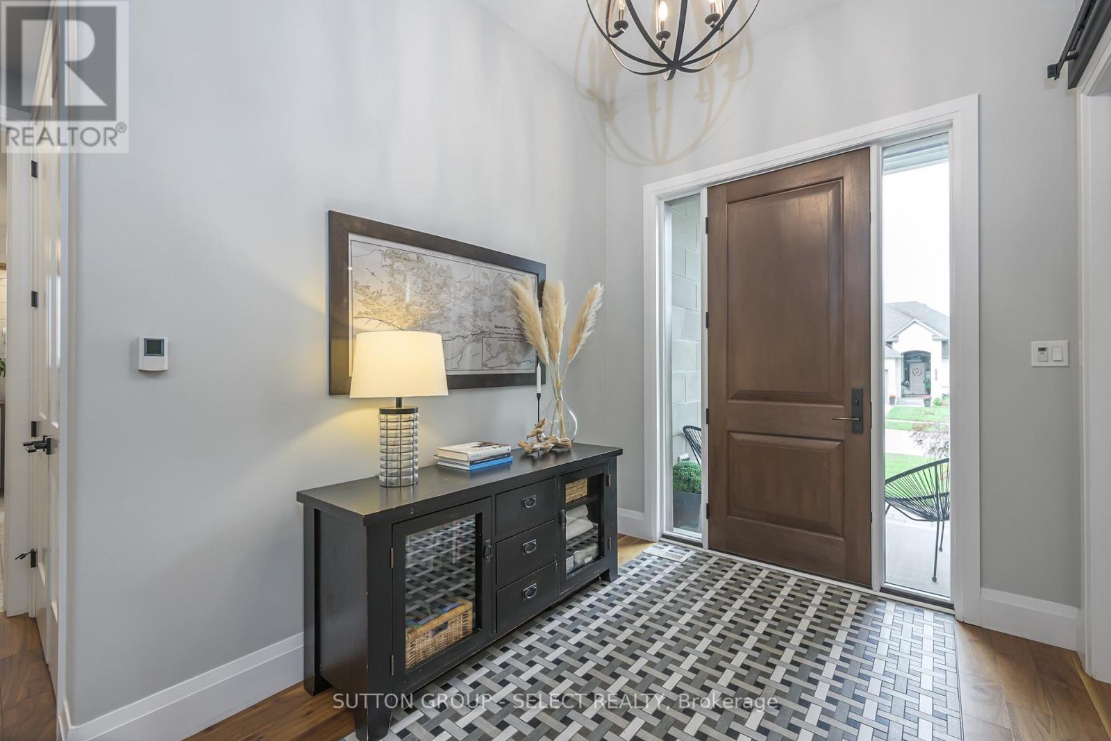 Property at 1062 TRAILSWAY AVENUE image 2