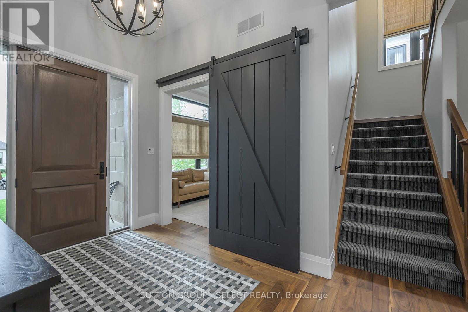 Property at 1062 TRAILSWAY AVENUE image 4