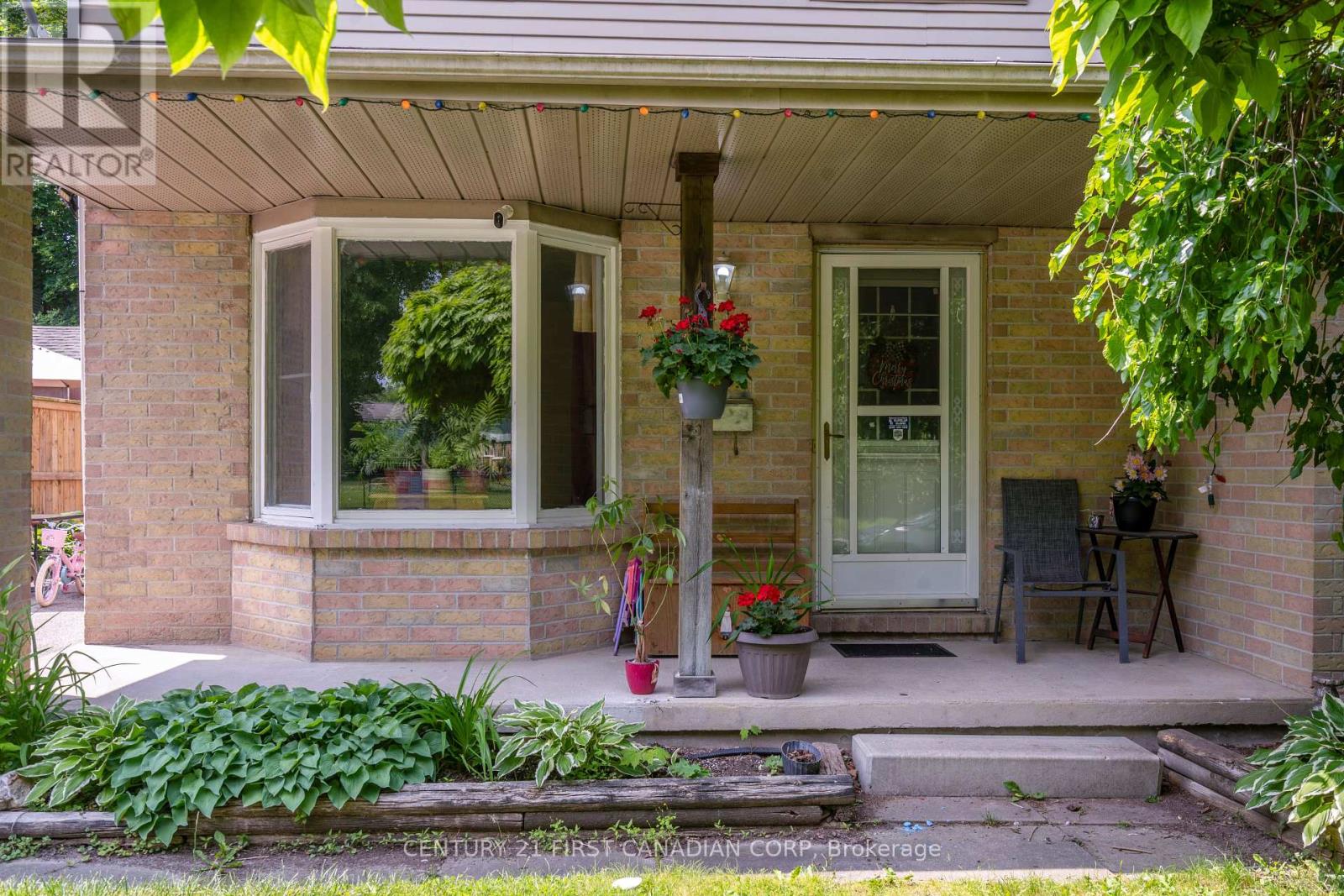 Property at 139 KIMBERLEY AVENUE image 3