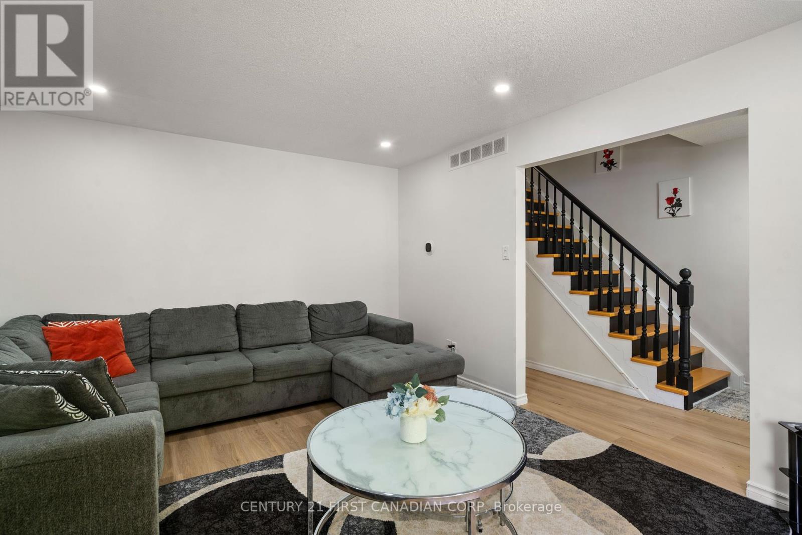139 Kimberley Avenue, London South (South J), Ontario  N5Z 4Z2 - Photo 9 - X12229168