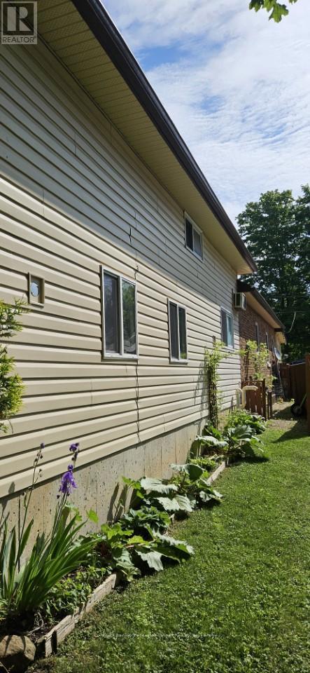 594 William Street N, West Grey, Ontario  N0G 1R0 - Photo 7 - X12229170