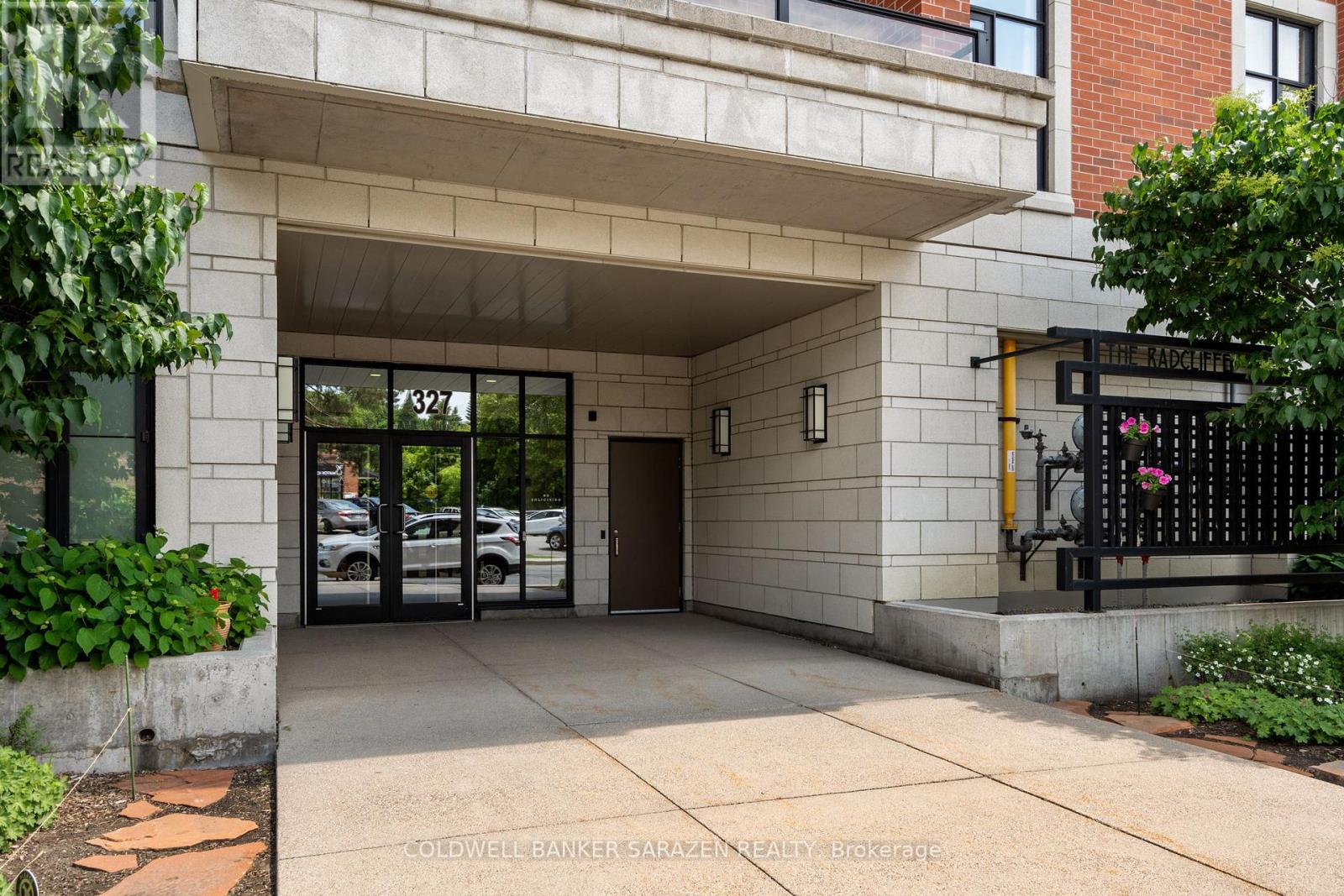 Property at 504 - 327 BREEZEHILL AVENUE S image 3