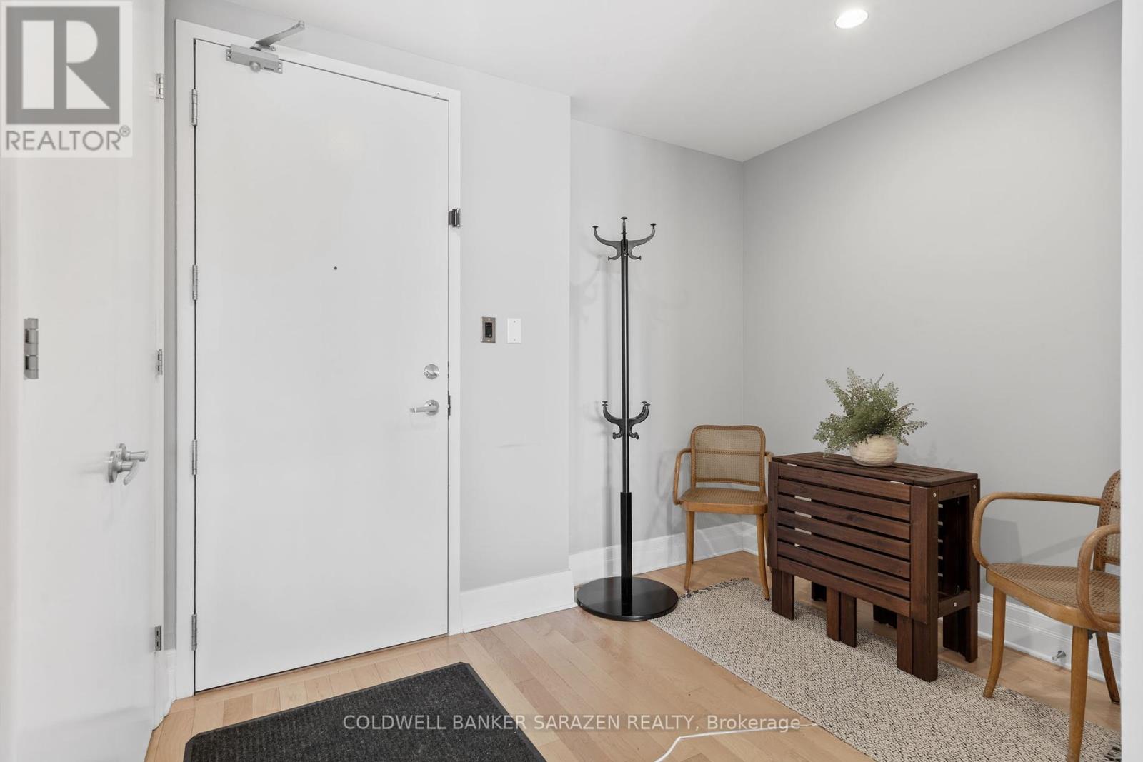 Property at 504 - 327 BREEZEHILL AVENUE S image 5