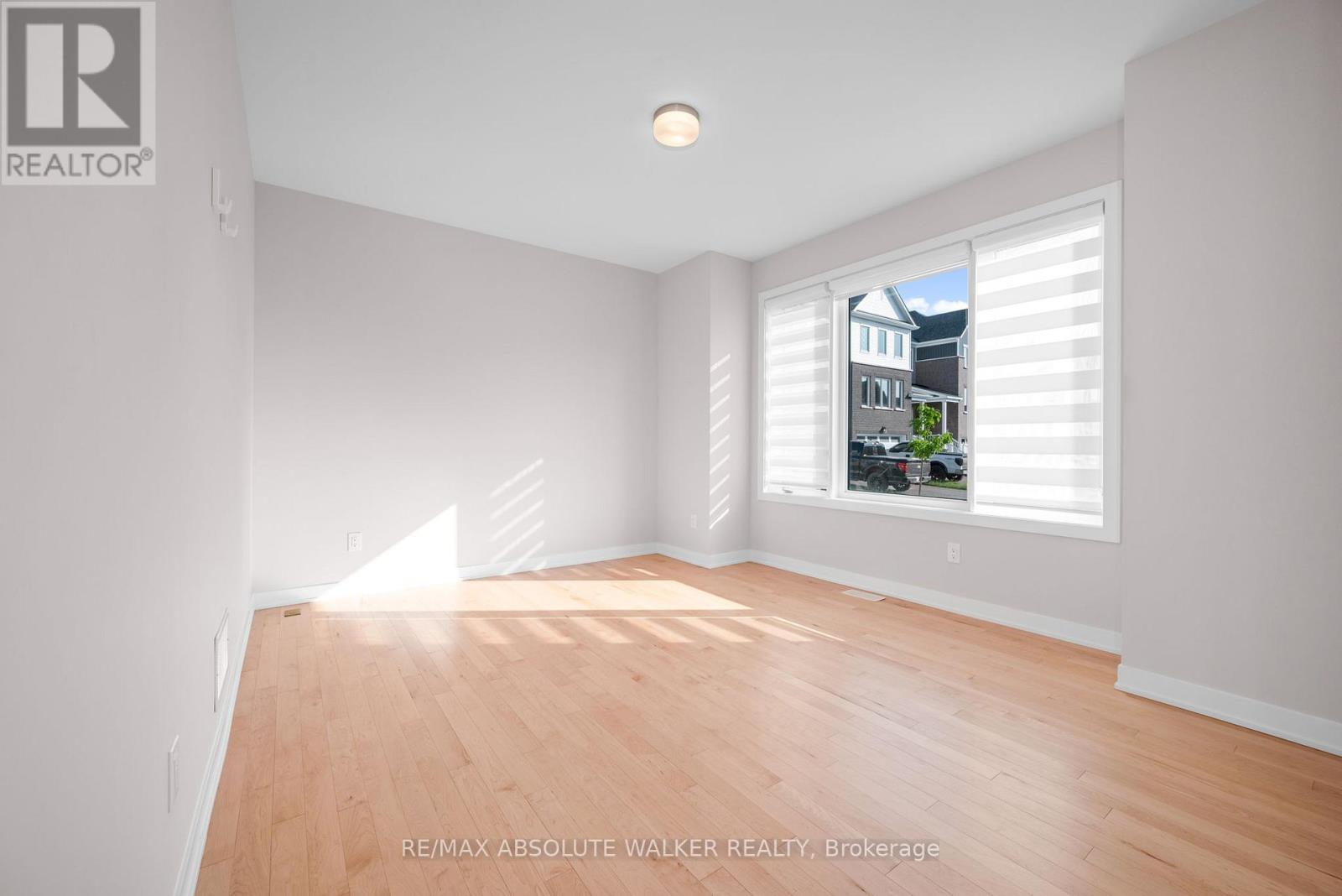 Property at 440 APPALACHIAN CIRCLE image 4