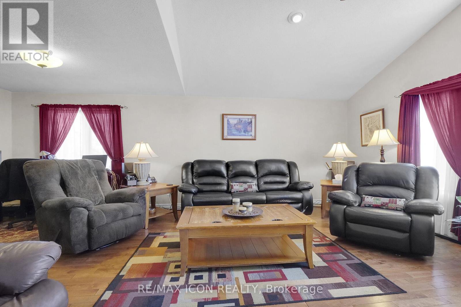 21 Lunn Lane, Dutton/dunwich, Ontario  N0L 2M0 - Photo 12 - X12226134