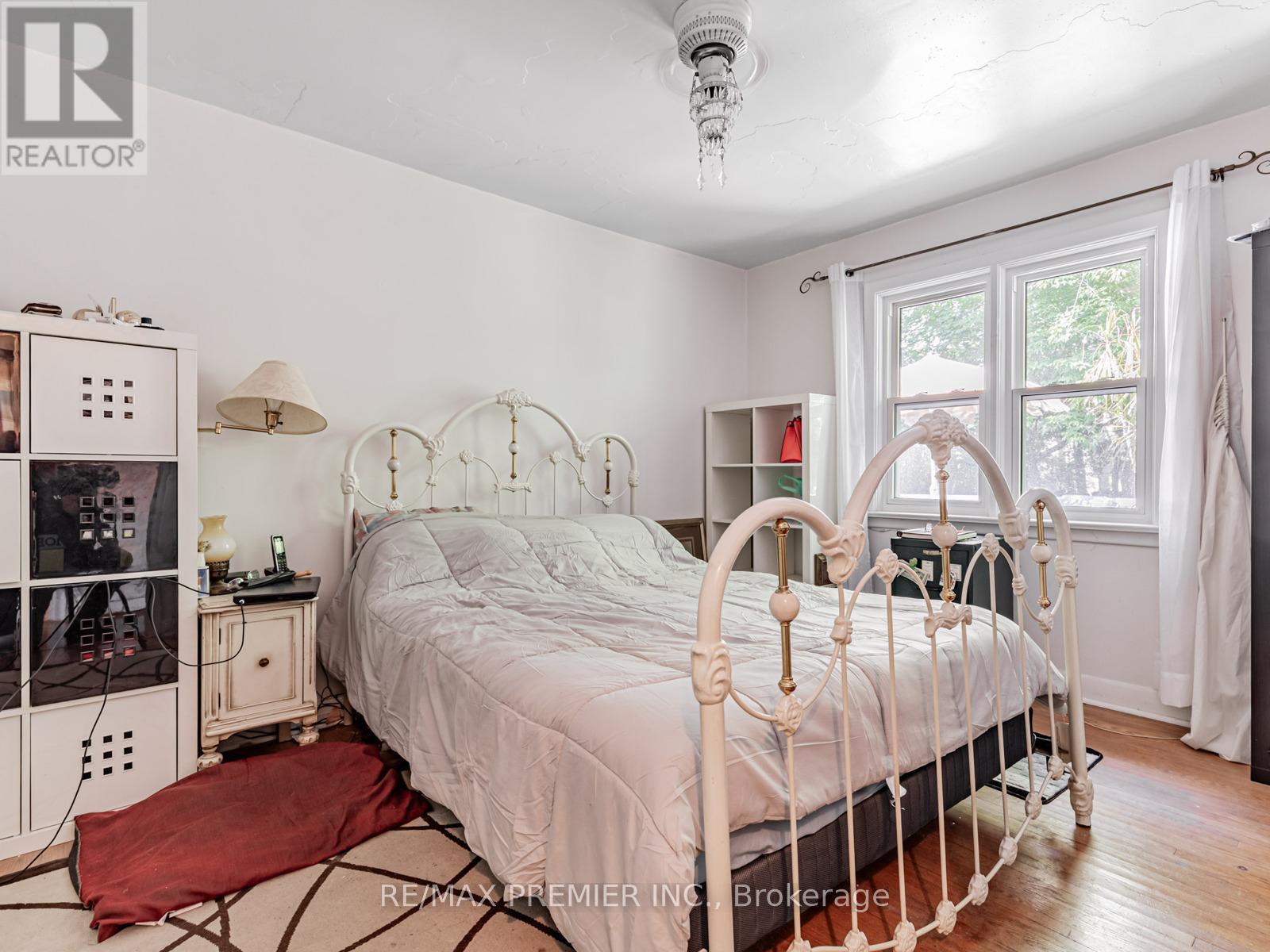 16 Goddard Street, Toronto (Bathurst Manor), Ontario  M3H 5C6 - Photo 15 - C12228857