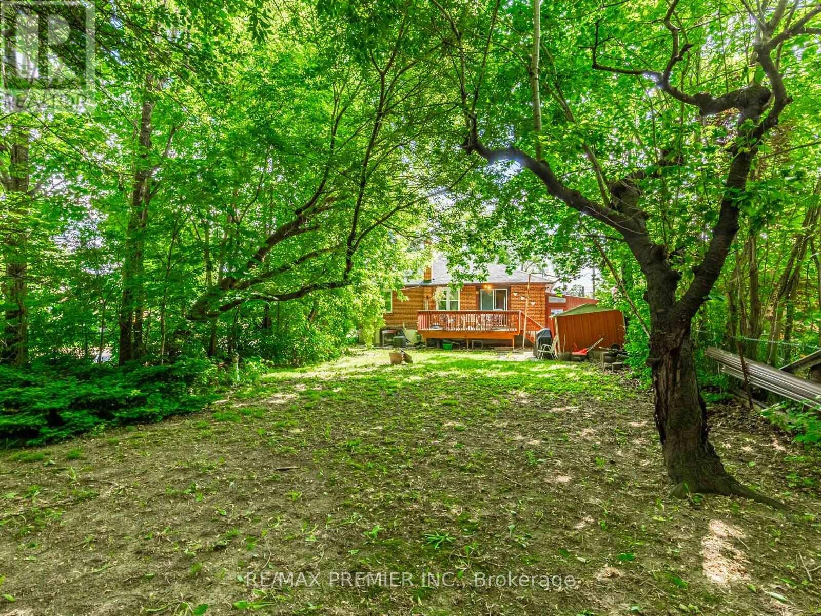 16 Goddard Street, Toronto (Bathurst Manor), Ontario  M3H 5C6 - Photo 23 - C12228857
