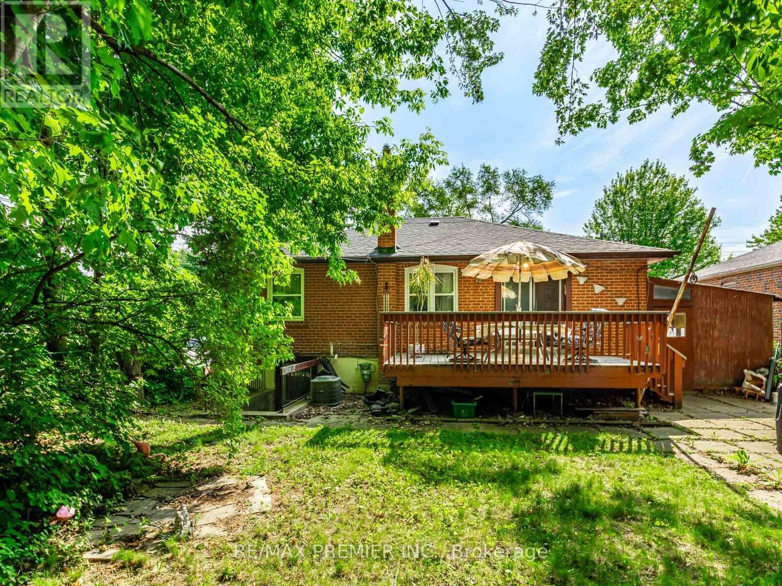 16 Goddard Street, Toronto (Bathurst Manor), Ontario  M3H 5C6 - Photo 25 - C12228857