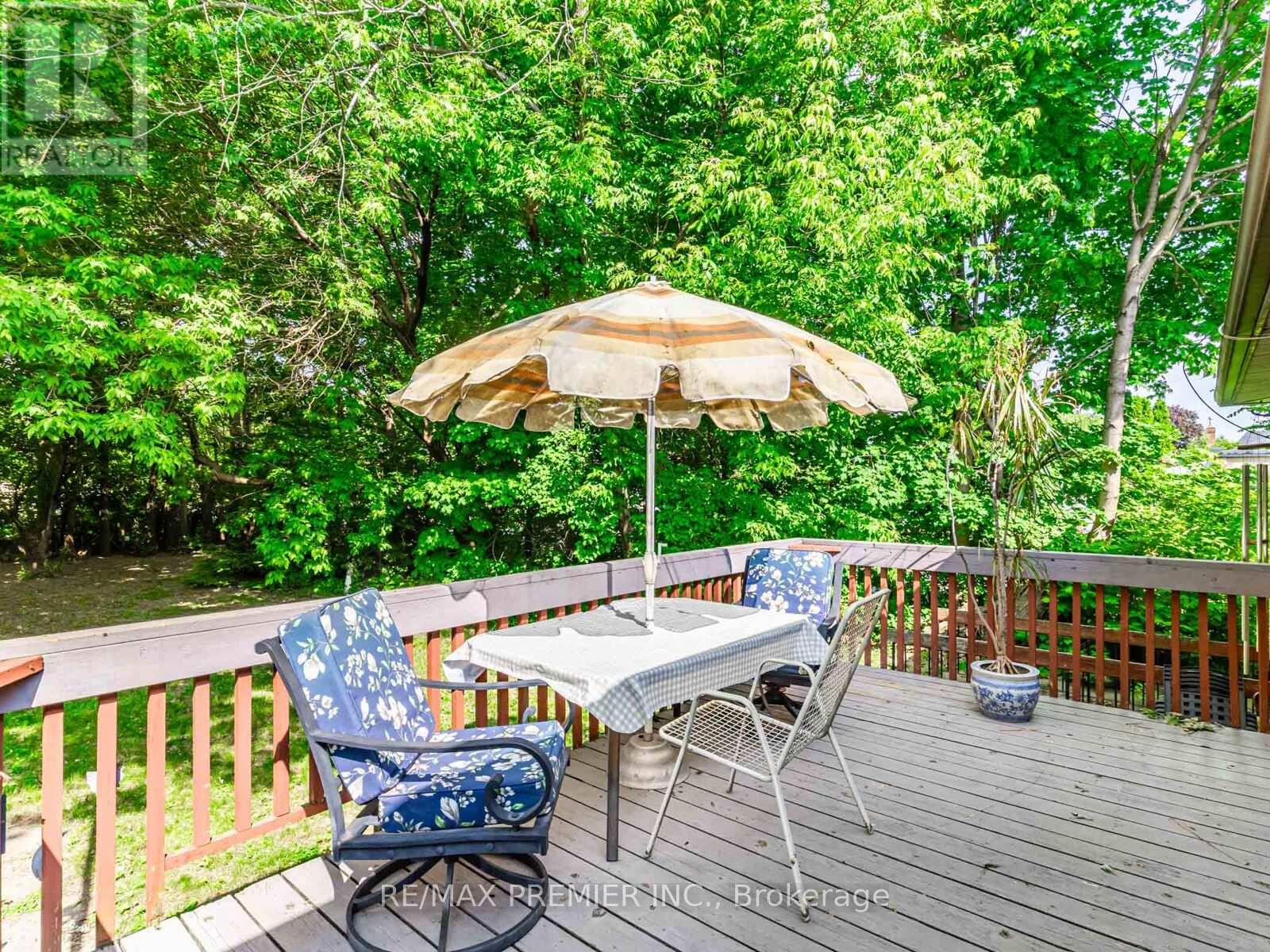 16 Goddard Street, Toronto (Bathurst Manor), Ontario  M3H 5C6 - Photo 26 - C12228857