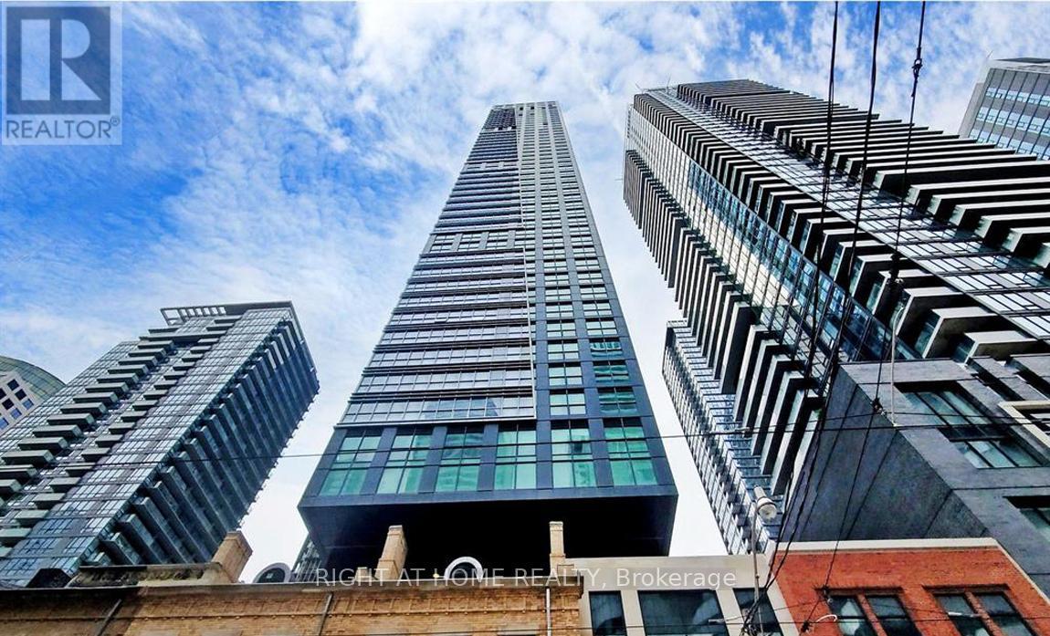 4303 - 327 King Street W, Toronto (Waterfront Communities), Ontario  M5V 0W7 - Photo 1 - C12229021