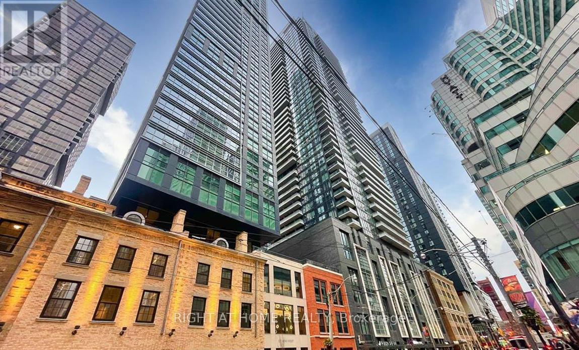 4303 - 327 King Street W, Toronto (Waterfront Communities), Ontario  M5V 0W7 - Photo 2 - C12229021