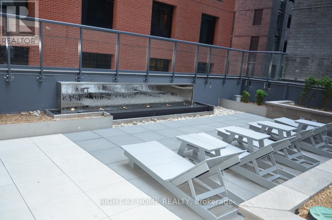 4303 - 327 King Street W, Toronto (Waterfront Communities), Ontario  M5V 0W7 - Photo 27 - C12229021