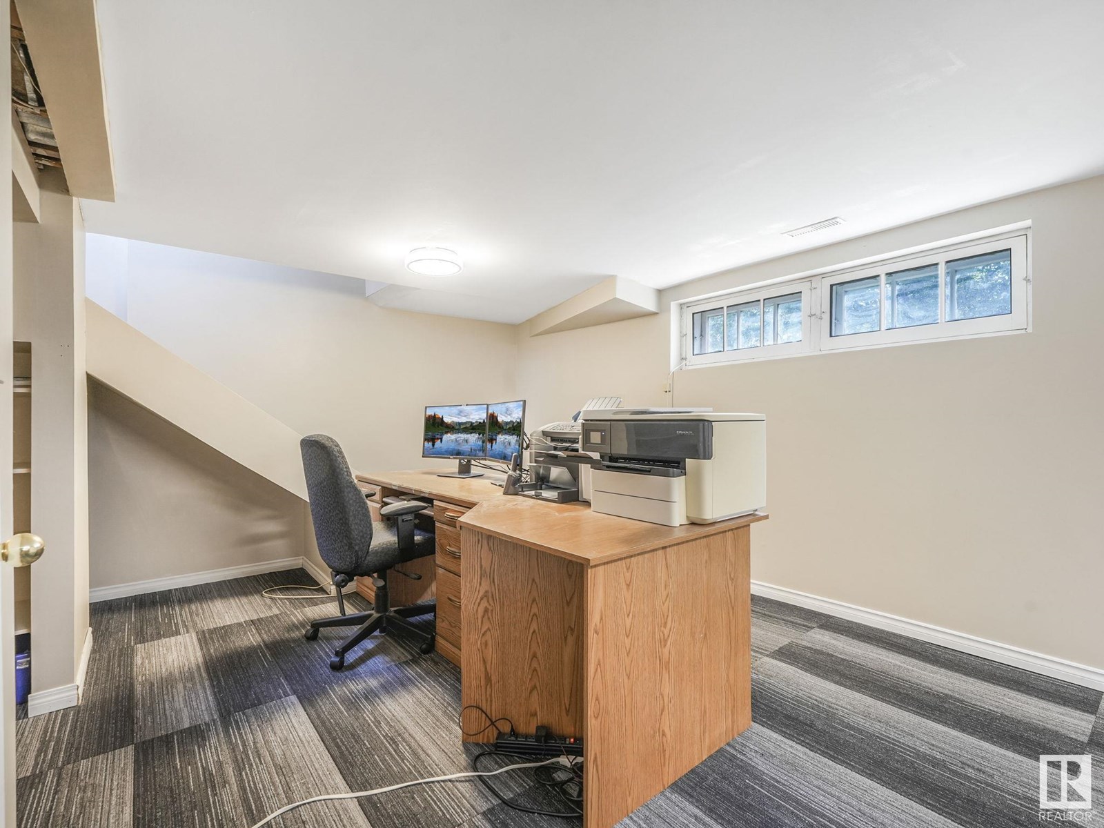 Property at 14 22322 Wye RD image 4