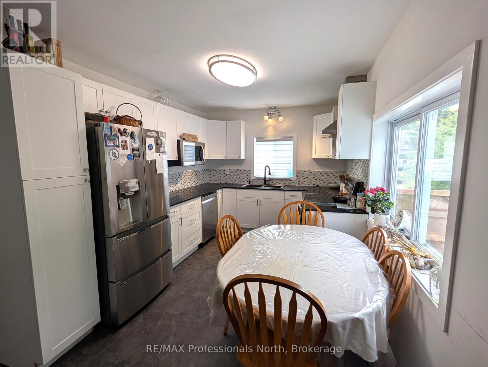 27 Lincoln Avenue, South River, Ontario  P0A 1X0 - Photo 14 - X12222650