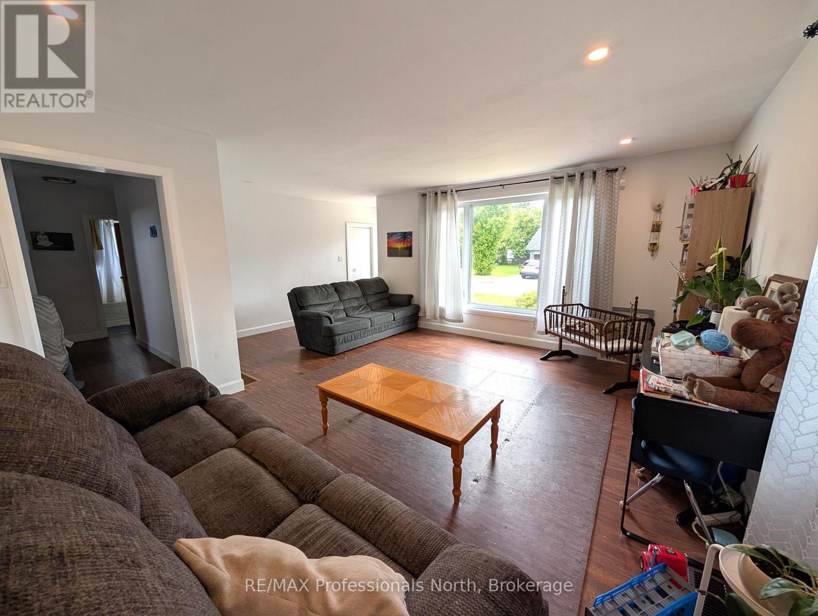 27 Lincoln Avenue, South River, Ontario  P0A 1X0 - Photo 13 - X12222650