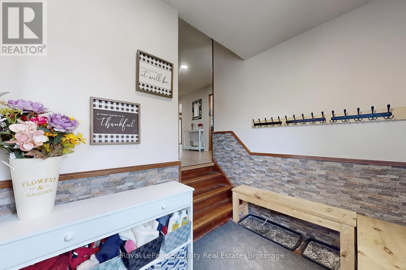 Property at 42 GARDINER DRIVE image 4