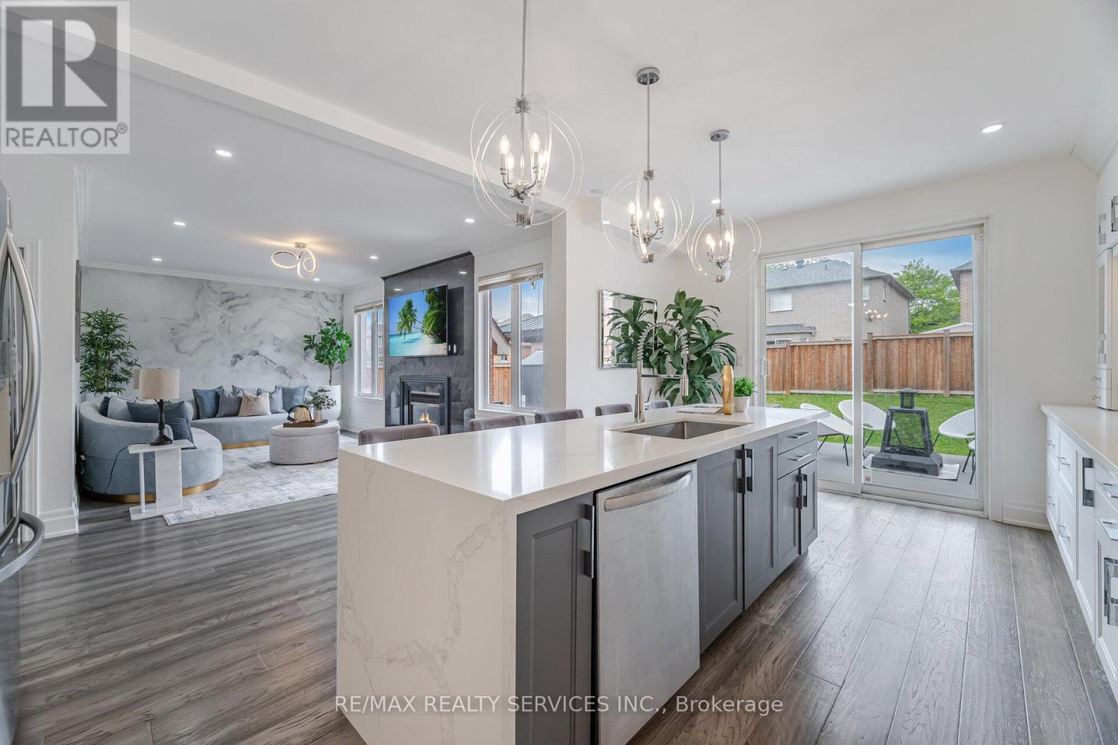 Property at 532 NAPA VALLEY AVENUE image 3