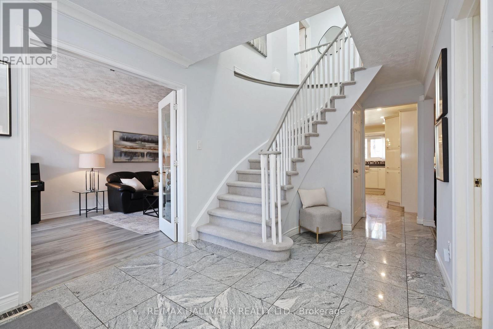 Property at 553 RAYMERVILLE DRIVE image 4