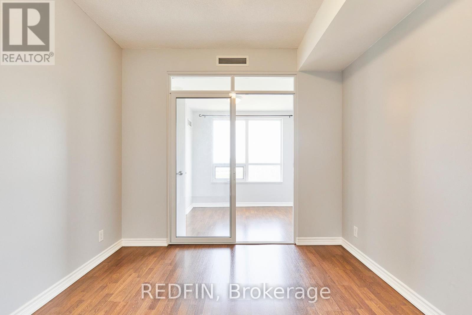 1016 - 9235 Jane Street, Vaughan (Maple), Ontario  L6A 0J8 - Photo 13 - N12228673