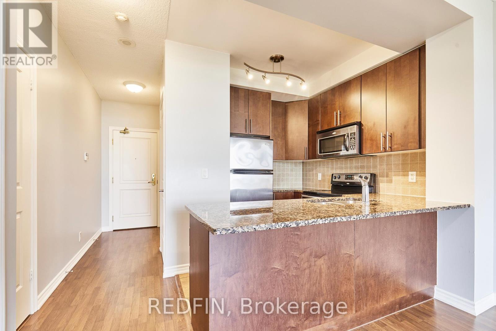 1016 - 9235 Jane Street, Vaughan (Maple), Ontario  L6A 0J8 - Photo 4 - N12228673