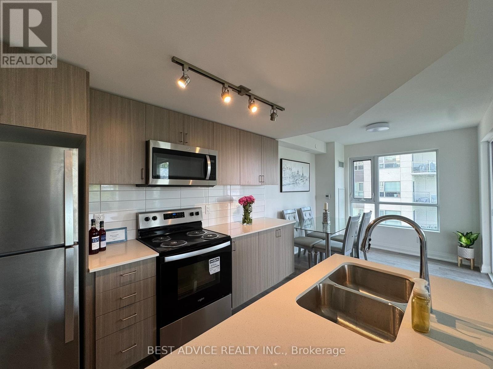 706 - 58 Lakeside Terrace, Barrie (Little Lake), Ontario  L4M 0L5 - Photo 6 - S12229026