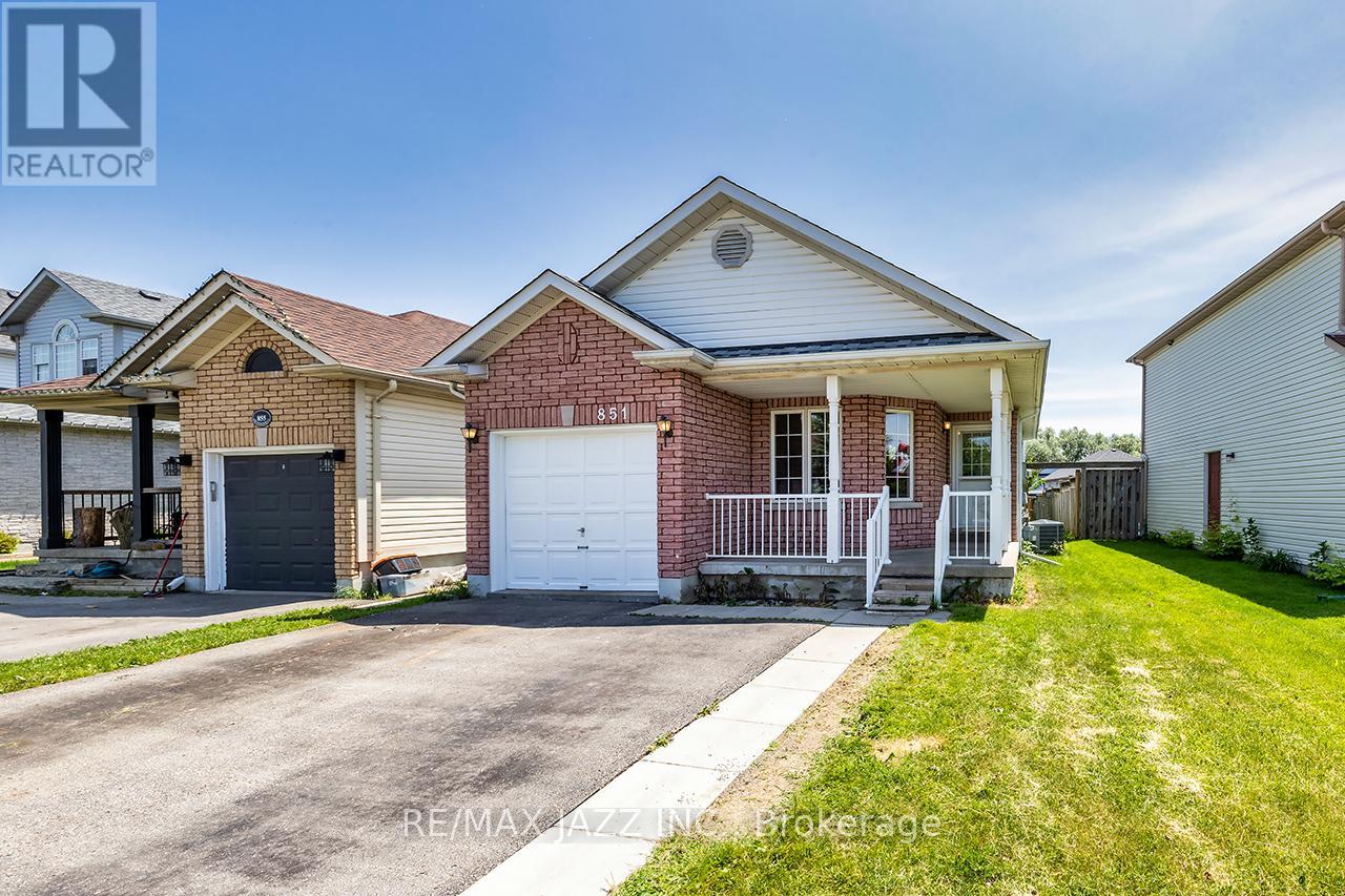 Property at 851 GRANDVIEW STREET N image 4