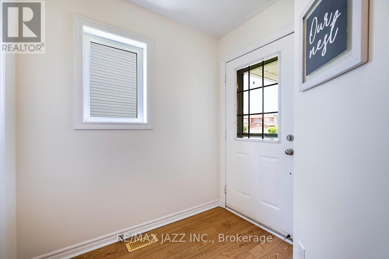 Property at 851 GRANDVIEW STREET N image 5