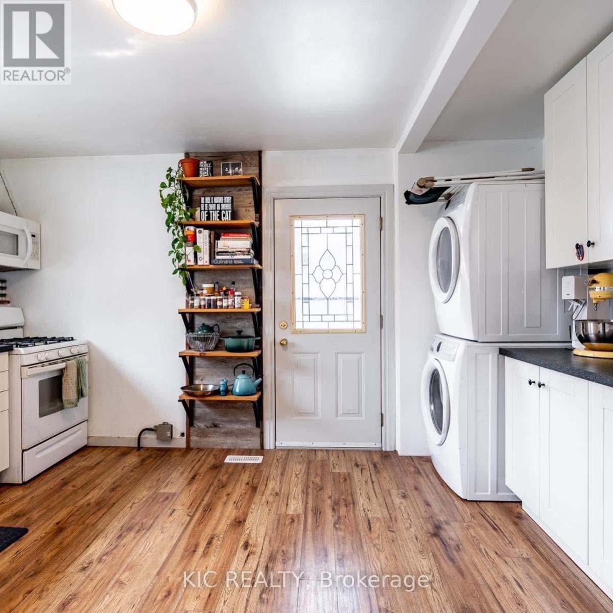 Property at 196 HUNTER STREET E image 3