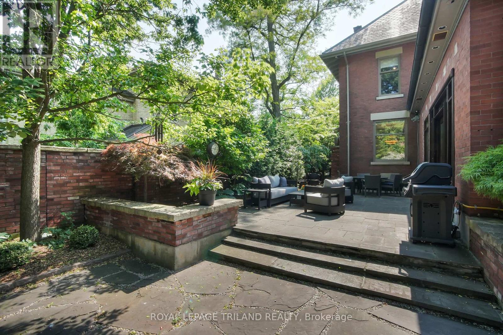 512 Colborne Street, London East, Ontario  N6B 2T5 - Photo 42 - X12229262