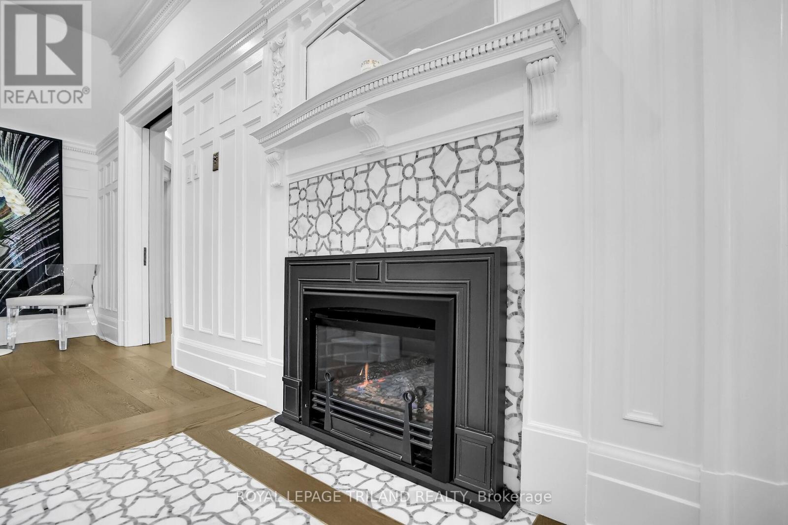 512 Colborne Street, London East, Ontario  N6B 2T5 - Photo 8 - X12229262