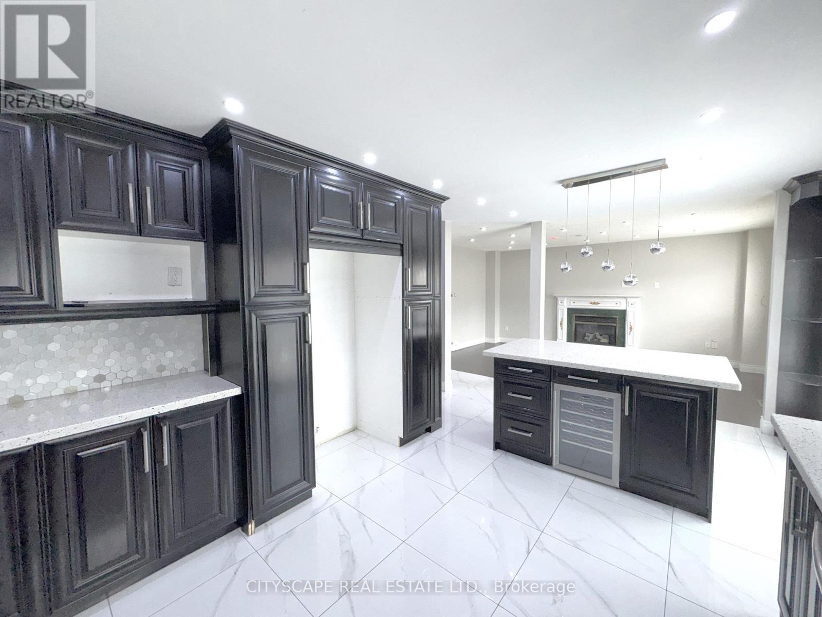 19 Bottlebrush Drive, Brampton (Sandringham-Wellington), Ontario  L6R 2Z5 - Photo 10 - W12228528