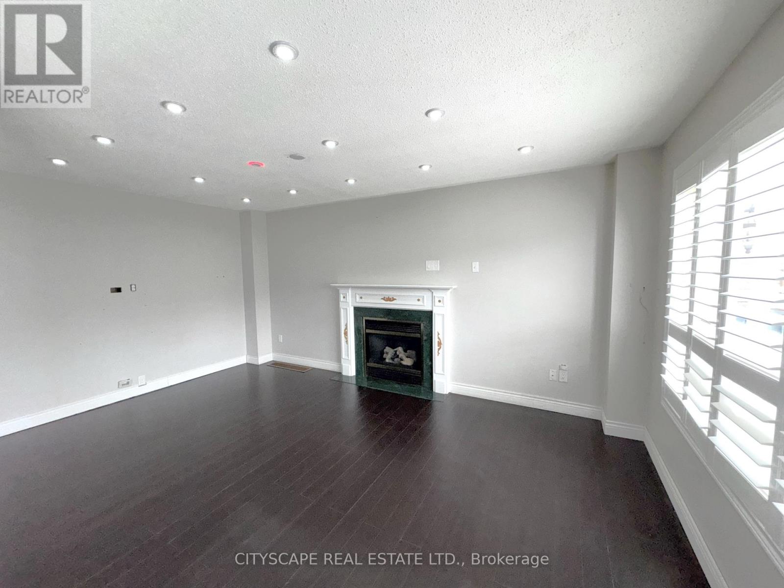 19 Bottlebrush Drive, Brampton (Sandringham-Wellington), Ontario  L6R 2Z5 - Photo 11 - W12228528