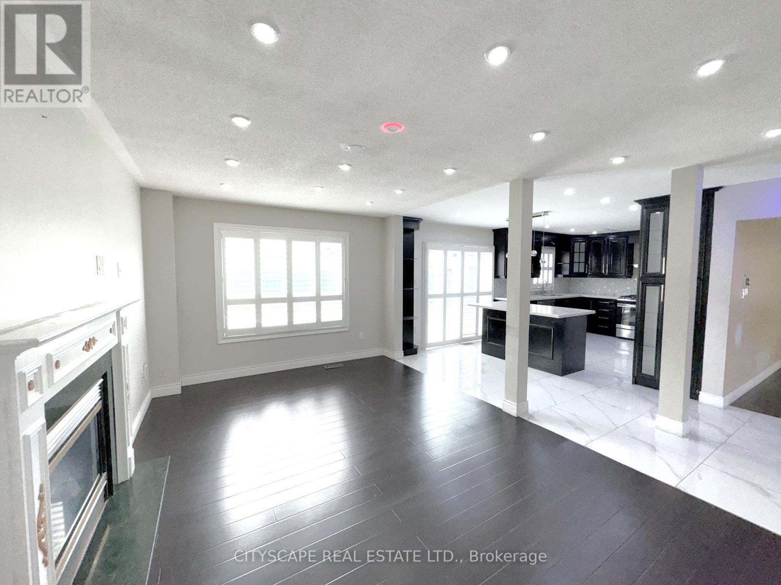 19 Bottlebrush Drive, Brampton (Sandringham-Wellington), Ontario  L6R 2Z5 - Photo 12 - W12228528