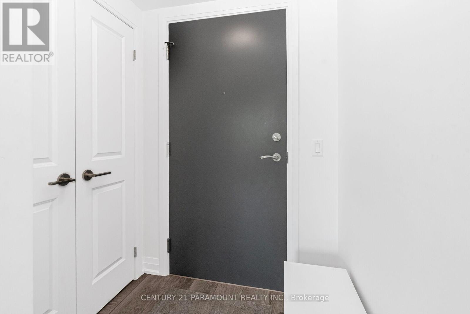 120 - 95 Attmar Drive, Brampton, Ontario  L6P 0Y6 - Photo 6 - W12228534