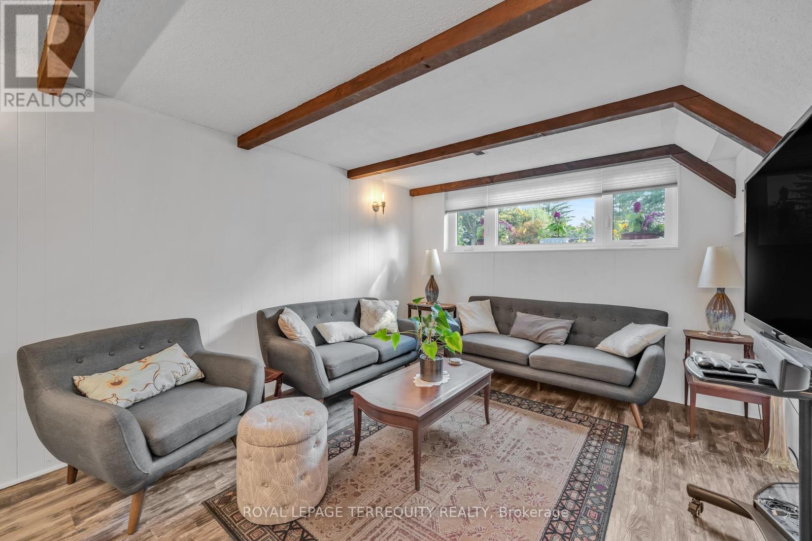 130 Verobeach Boulevard, Toronto (Humbermede), Ontario  M9M 1R1 - Photo 21 - W12228592