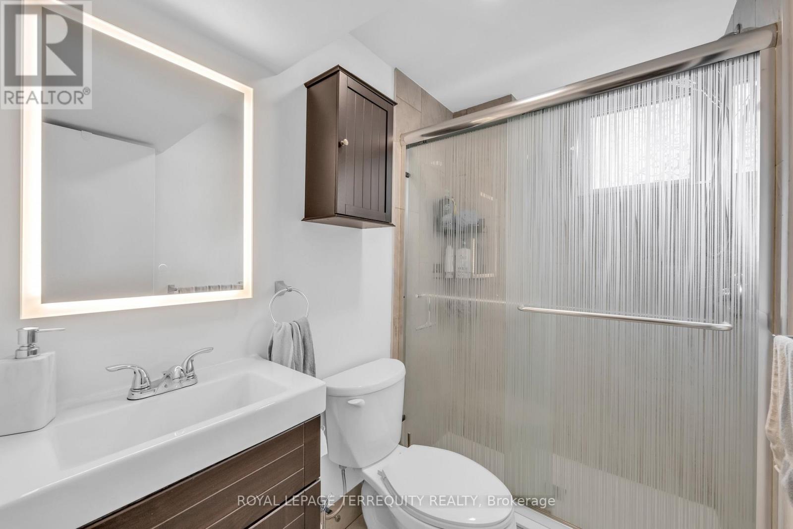 130 Verobeach Boulevard, Toronto (Humbermede), Ontario  M9M 1R1 - Photo 23 - W12228592