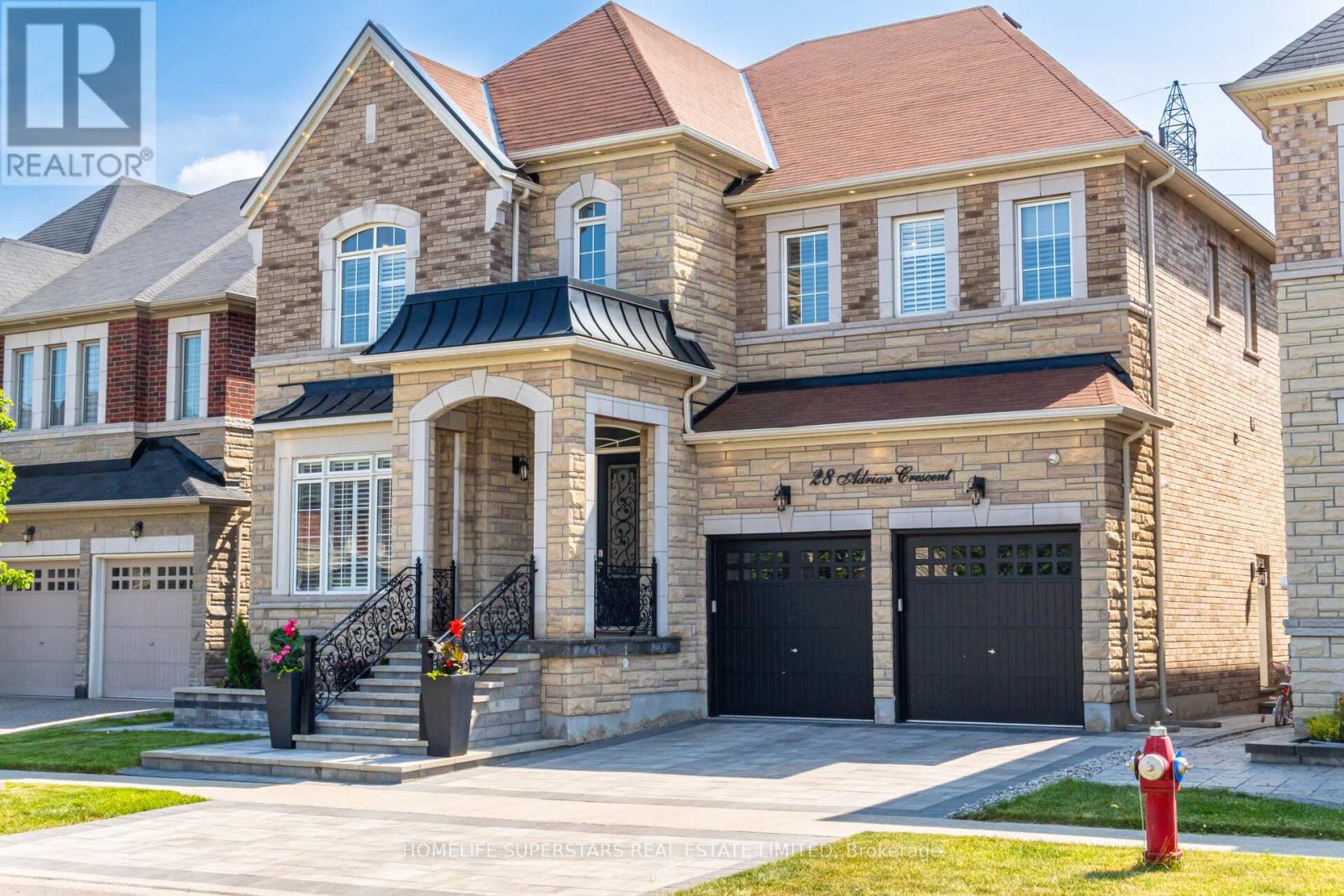 Property at 28 ADRIAN CRESCENT W image 3